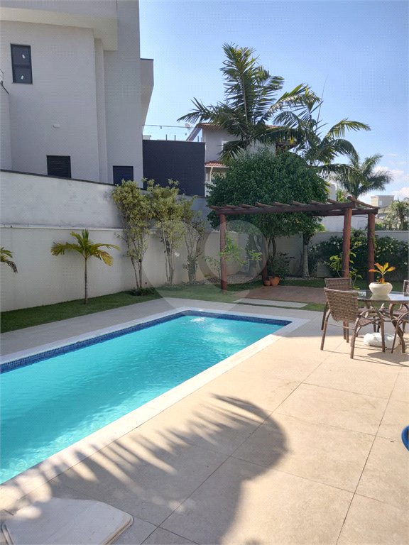 Casa à venda com 3 suítes no condomínio Reserva dos Vinhedos, Louveira - SP