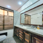 Apartamento Alto Padrão Frente Mar com 4 Dormitórios, 3 Suítes e 3 Vagas na Orla de Santos