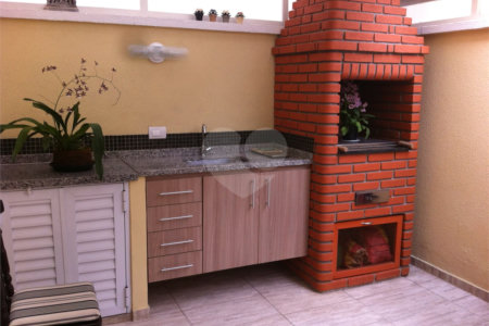 Casa à venda com 3 quartos, sendo 1 suíte, no condomínio Moradas do Horto, São Paulo - SP
