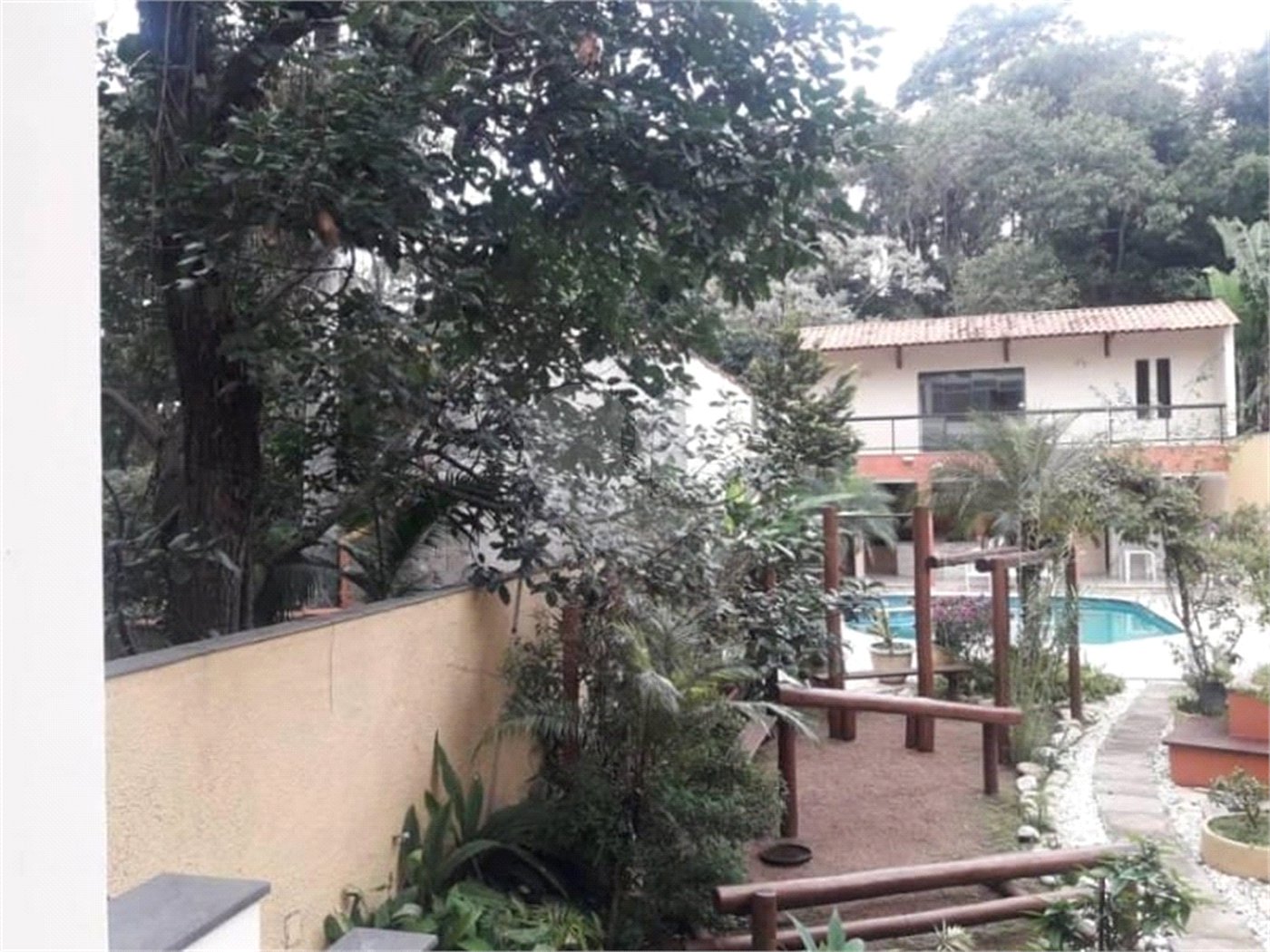 Sobrado à venda com 6 quartos, sendo 2 suítes, em Horto Florestal, São Paulo, SP