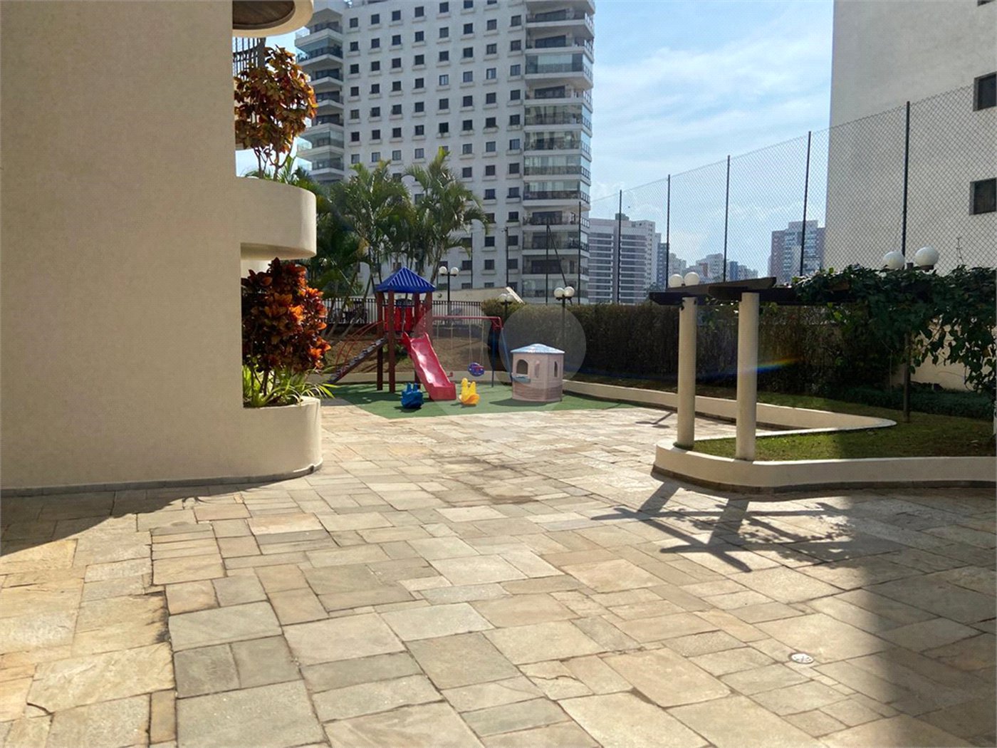 Apartamento à venda com 4 quartos, sendo 3 suítes, em Vila Andrade, São Paulo, SP