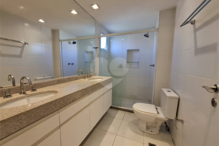 Apartamento à venda com 3 suítes em Vila Ipojuca, São Paulo, SP