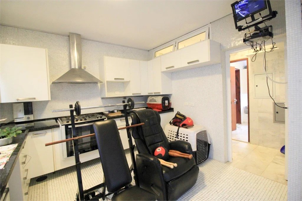 Casa à venda ou para alugar com 5 quartos, sendo 3 suítes, em Vila Madalena, São Paulo, SP