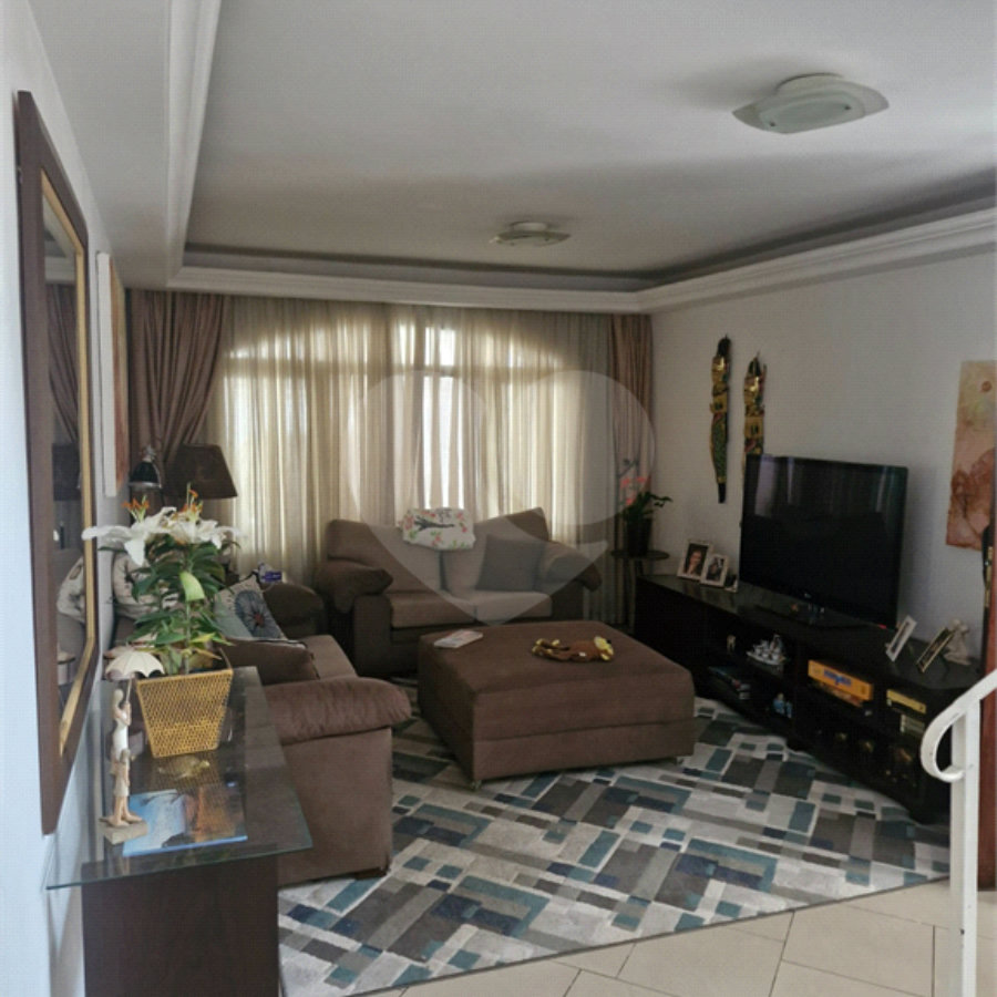 Sobrado à venda com 3 quartos, sendo 1 suíte, em Jardim Caravelas, São Paulo, SP