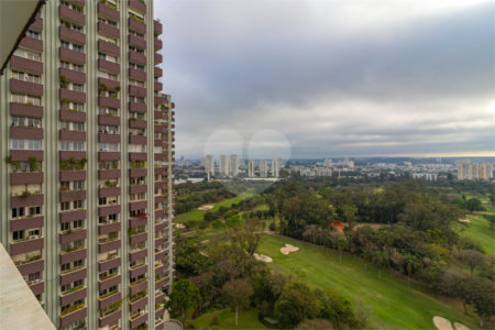 Apartamento à venda com 4 suítes em Vila Sofia, São Paulo, SP