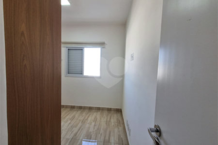Casa à venda com 3 quartos, sendo 1 suíte, no condomínio Residencial Américo Figueiredo, Sorocaba - SP