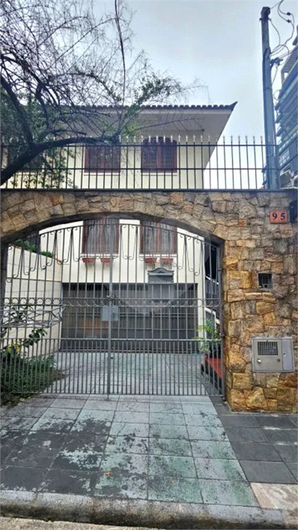 Casa de Vila à venda com 4 quartos, sendo 2 suítes, em Sumarezinho, São Paulo, SP
