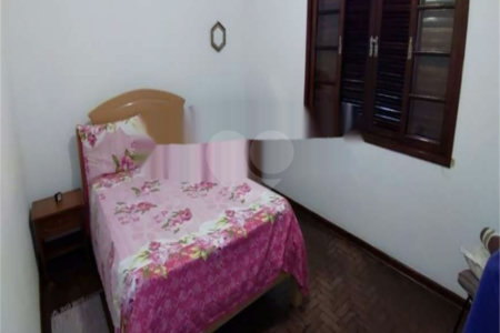 Sobrado à venda com 4 quartos, sendo 1 suíte, em Vila Constança, São Paulo, SP