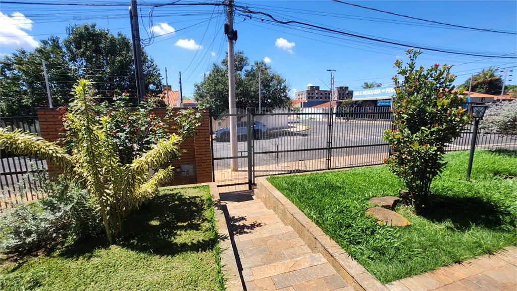 Casa à venda com 3 quartos, sendo 2 suítes, em Jardim Europa (vila Xavier), Araraquara, SP