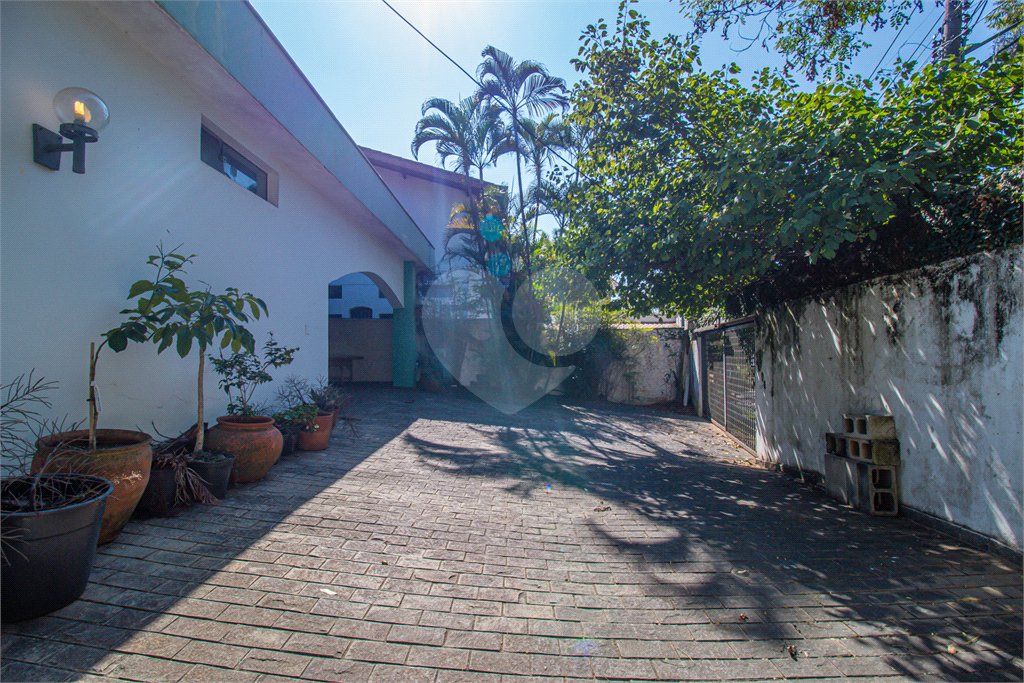 Casa à venda com 4 quartos, sendo 2 suítes, em Chácara Flora, São Paulo, SP
