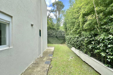 Casa à venda com 4 suítes no condomínio Recanto Impla, Carapicuíba - SP