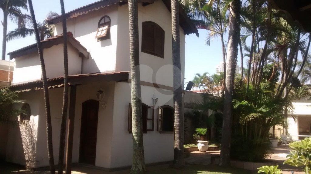 Casa à venda com 4 quartos, sendo 2 suítes, em Brooklin Velho, São Paulo, SP