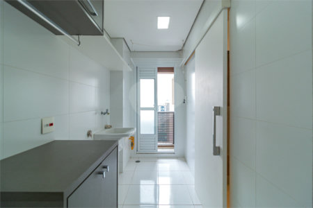 Apartamento à venda com 3 quartos, sendo 1 suíte,  em Chácara Santo Antônio, São Paulo, SP