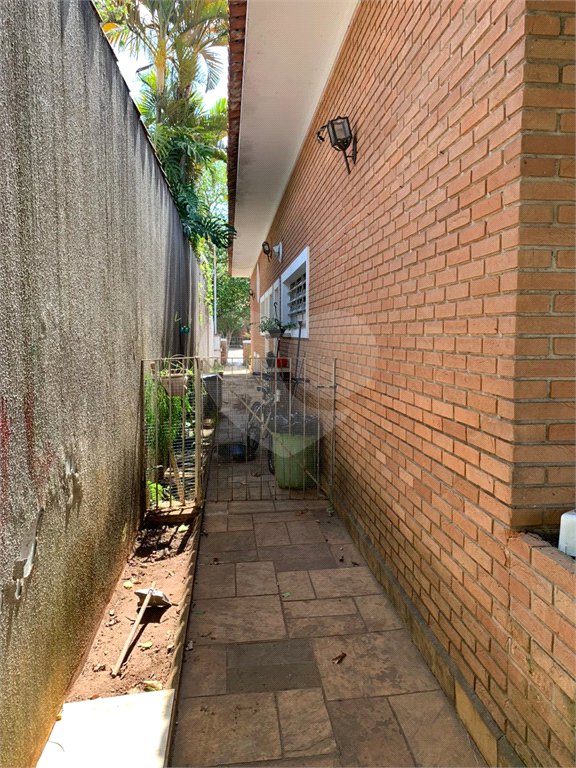 Casa à venda com 4 quartos, sendo 1 suíte, em Caxingui, São Paulo, SP