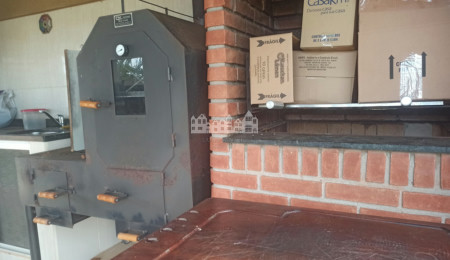 Casa à venda com 3 quartos, sendo 1 suíte, no condomínio Serra da Estrela, Atibaia - SP