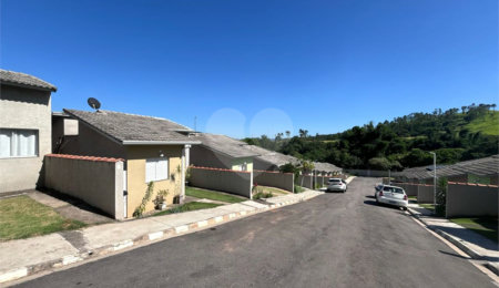 Casa em condomínio à venda com 2 quartos em Mato Dentro, Atibaia, SP