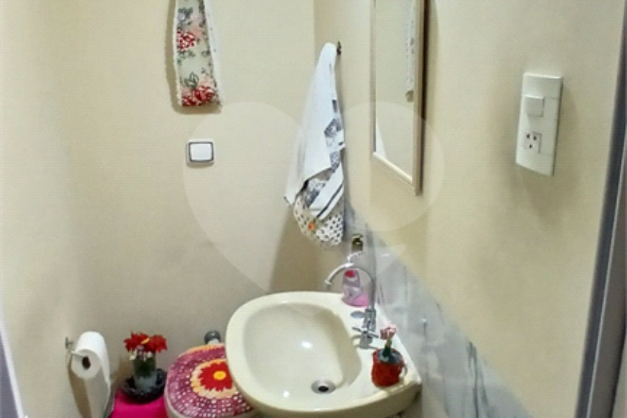 Sobrado à venda com 3 quartos, sendo 1 suíte, em Vila Nova Mazzei, São Paulo, SP