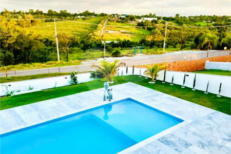Casa à venda com 4 quartos, sendo 3 suítes, no condomínio Village Araçoiaba, Araçoiaba da Serra - SP