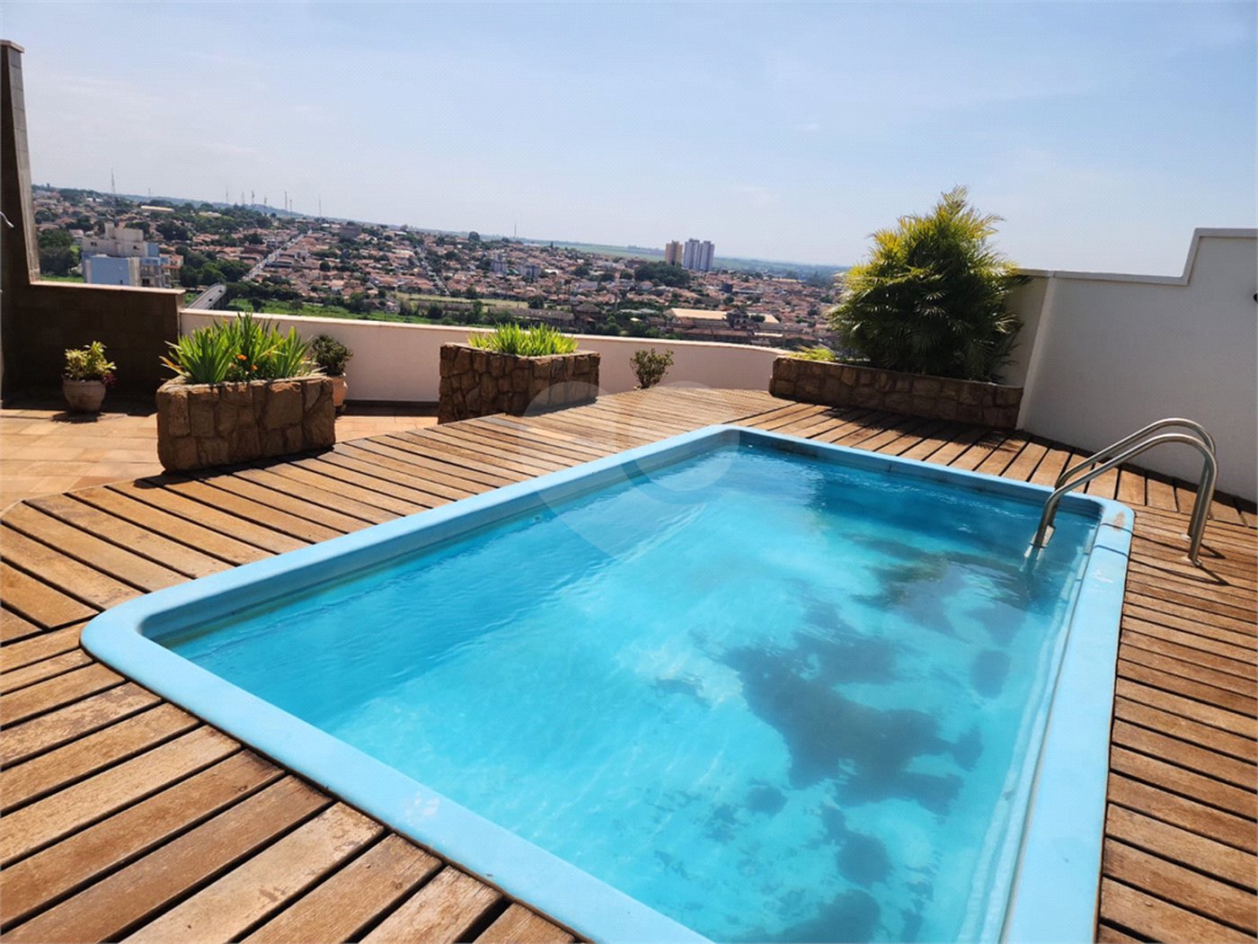 Apartamento à venda ou para alugar com 5 quartos, sendo 2 suítes, no Centro, Araraquara, SP