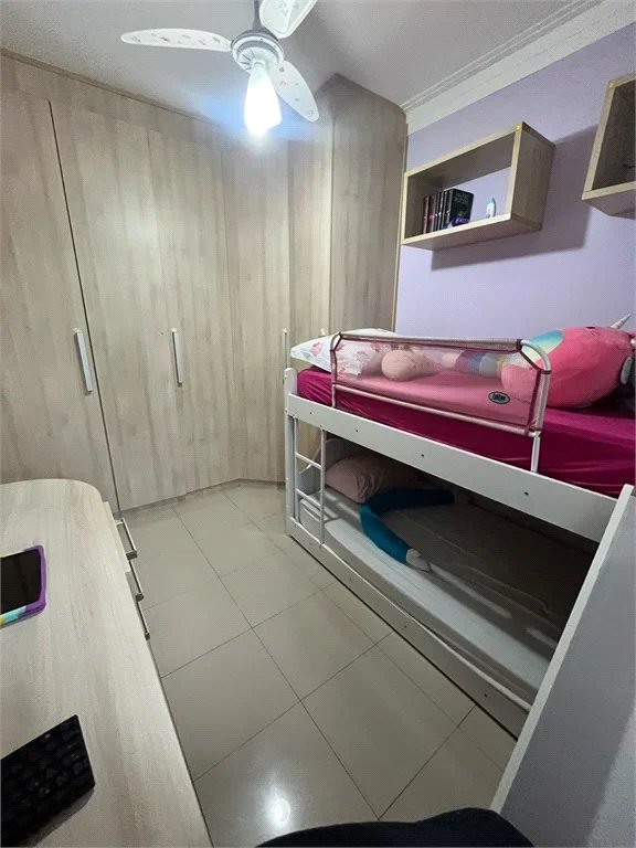 Casa à venda com 3 quartos, sendo 1 suíte, no condomínio Vila das Cores, São Paulo - SP