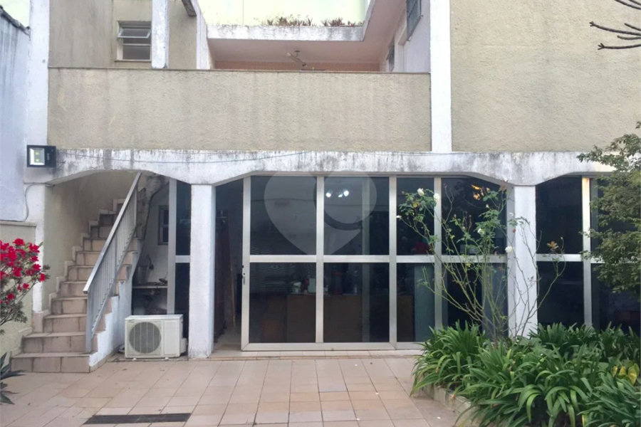 SOBRADO COM 450M² PARA VENDA OU LOCAÇÃO 4 DORMITÓRIOS 2 SUÍTES 4 VAGAS PLANALTO PAULISTA SP