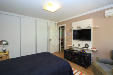 Casa Térrea à venda com 4 quartos, sendo 2 suítes, em Jardim Petrópolis, São Paulo, SP