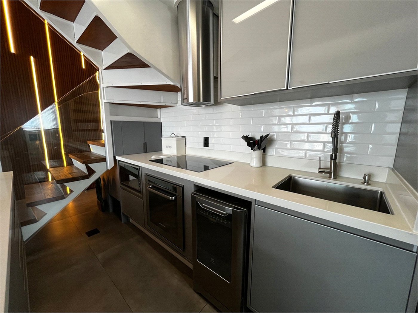 Apartamento à venda com 2 quartos, sendo 1 suíte, em Santa Teresinha, São Paulo, SP