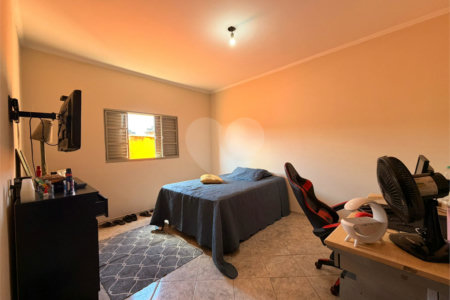 Sobrado à venda com 3 quartos, sendo 1 suíte, em Jardim Califórnia, Sorocaba, SP