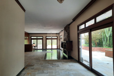 Casa Térrea à venda com 3 suítes em Interlagos, São Paulo, SP