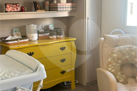 Apartamento à venda com 3 quartos, sendo 1 suíte, em Conjunto Residencial Irai, Suzano, SP