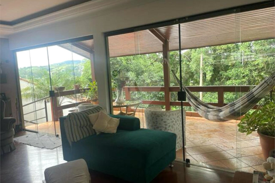 Casa à venda com 3 quartos, sendo 1 suíte, no condomínio Clube de Campo Mairiporã, Mairiporã - SP