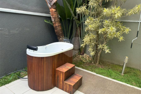 Casa à venda com 3 suítes no condomínio Brisa 1, Mogi das Cruzes - SP