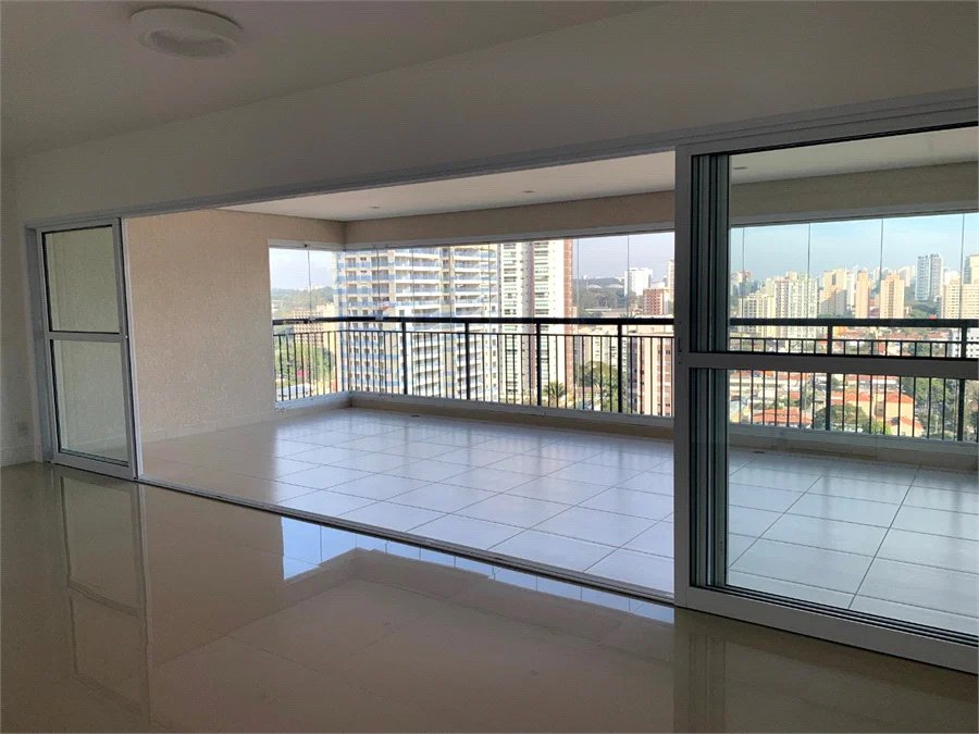 Apartamento à venda ou para alugar com 3 suítes em Santo Amaro, São Paulo, SP