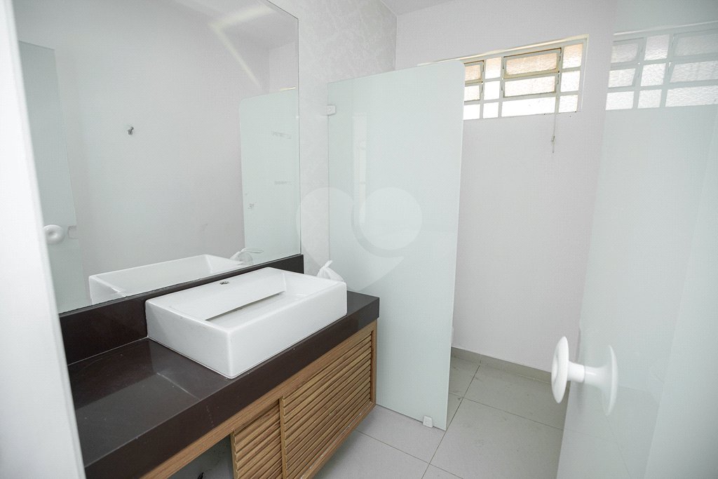 Sobrado à venda ou para alugar com 5 quartos em Alto da Lapa, São Paulo, SP