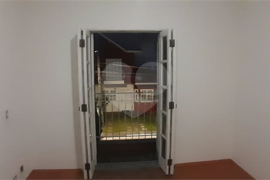 Casa à venda com 3 quartos, sendo 1 suíte, no condomínio Village Palmas, São Paulo - SP