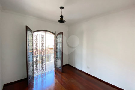 Sobrado à venda com 4 quartos, sendo 1 suíte, em Jardim Medina, Poá, SP
