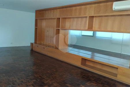 Apartamento à venda ou para alugar com 3 quartos, sendo 1 suíte, em Itaim Bibi, São Paulo, SP