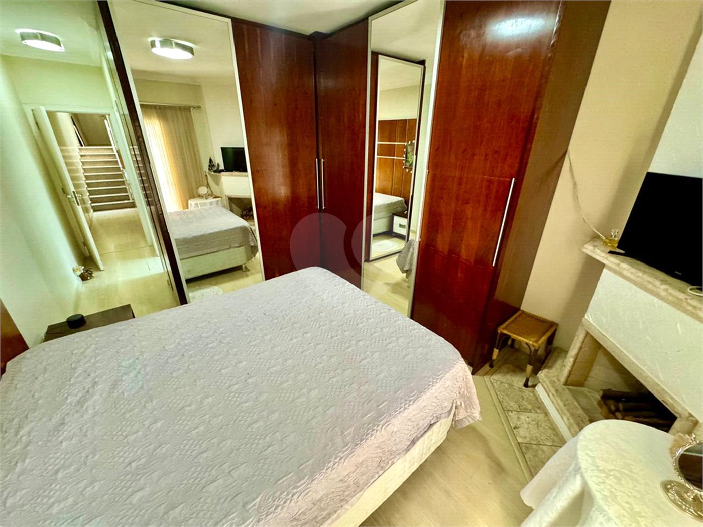 Sobrado à venda com 5 quartos, sendo 4 suítes, em Santana, São Paulo, SP