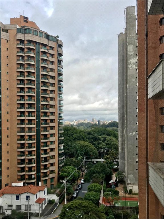 Apartamento à venda com 3 suítes em Vila Mariana, São Paulo, SP