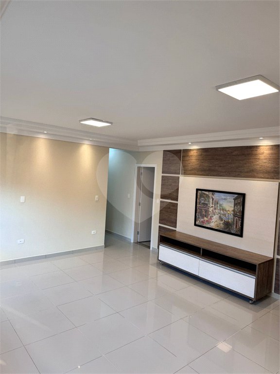 Casa à venda com 4 quartos, sendo 3 suítes, no condomínio Terras de Mont Serrat, Salto - SP