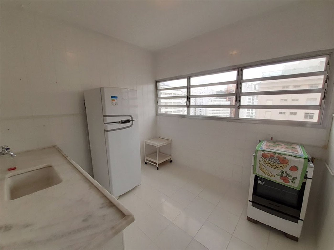 Apartamento Residencial à venda, Pitangueiras, Guarujá - AP0163.