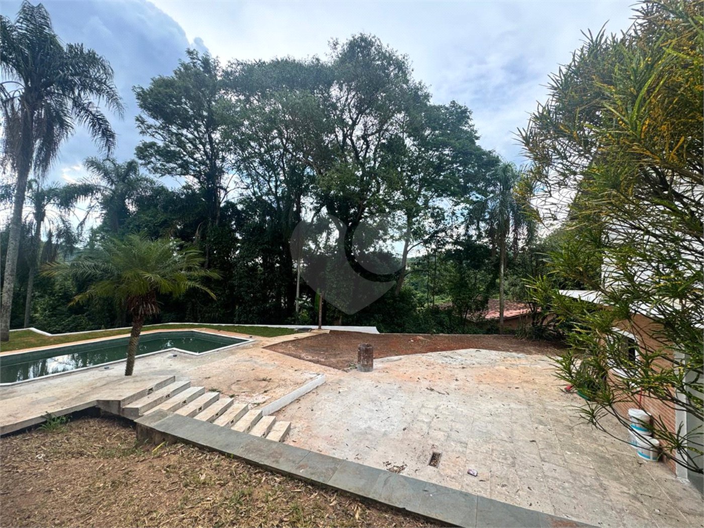 Casa à venda com 5 quartos, sendo 2 suítes, no condomínio Sausalito, Mairiporã - SP