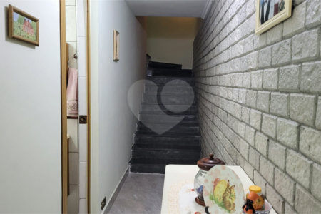 Casa à venda com 4 quartos, sendo 1 suíte, em Parque Maria Domitila, São Paulo, SP