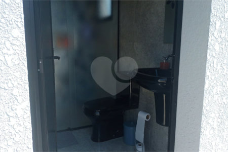 Casa à venda com 3 quartos, sendo 1 suíte,  no condomínio Village da Serra, Araçoiaba da Serra - SP