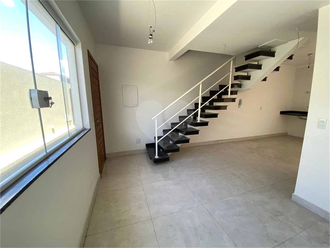 Casa para alugar com 3 quartos, sendo 1 suíte,  no condomínio Villagio DI Maria, São Paulo - SP