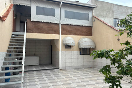 Sobrado à venda com 3 suítes em Jardim Imperador, Suzano, SP