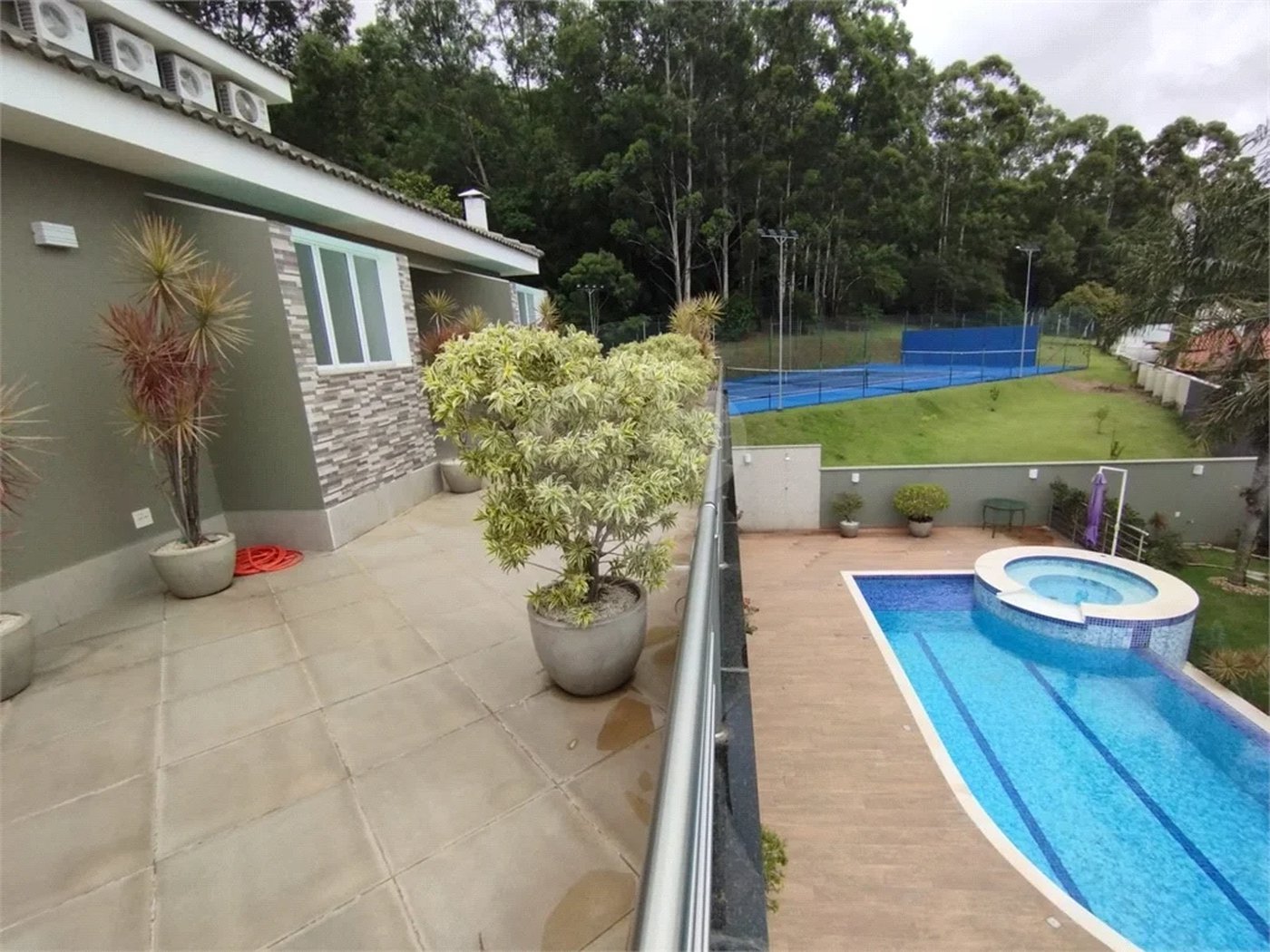 Casa à venda com 5 quartos, sendo 3 suítes, no condomínio Ibiaram 1, Itupeva - SP