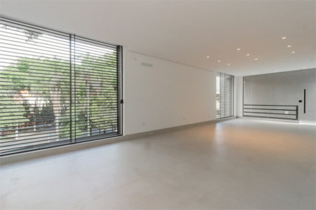 Casa à venda com 4 quartos, sendo 1 suíte,  em Jardim Guedala, São Paulo, SP