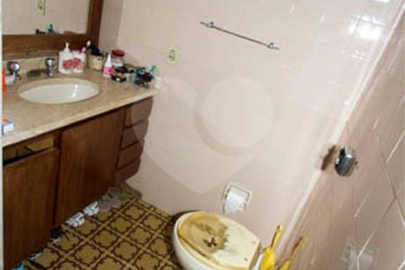 Apartamento à venda com 3 quartos, sendo 1 suíte, em Alto da Boa Vista, São Paulo, SP
