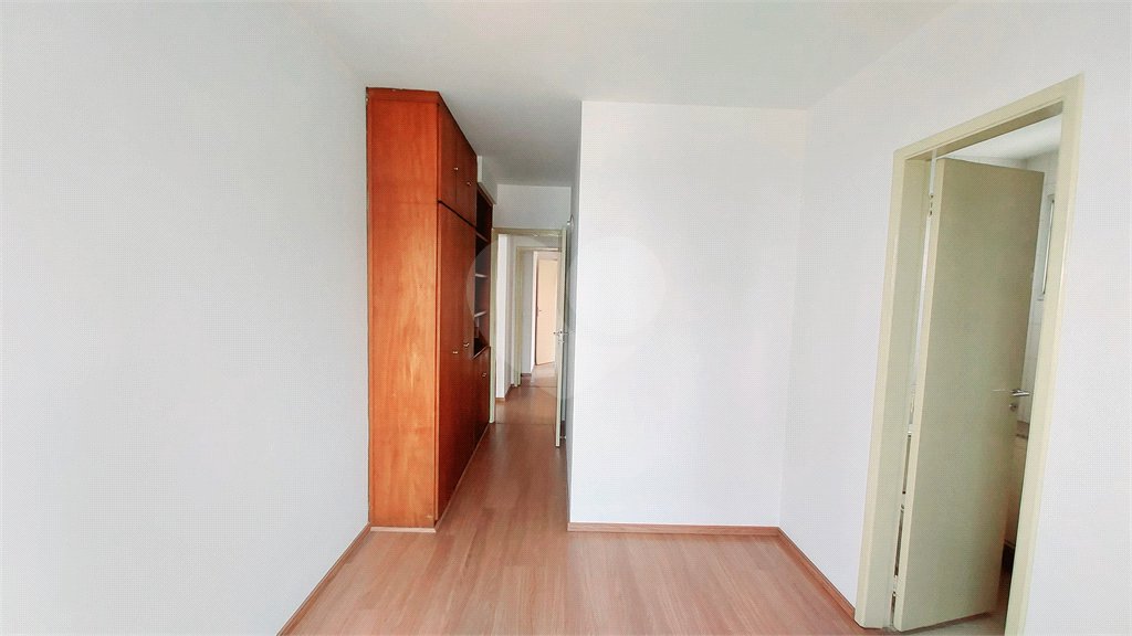 Apartamento à venda com 3 quartos, sendo 1 suíte, em Vila Olímpia, São Paulo, SP